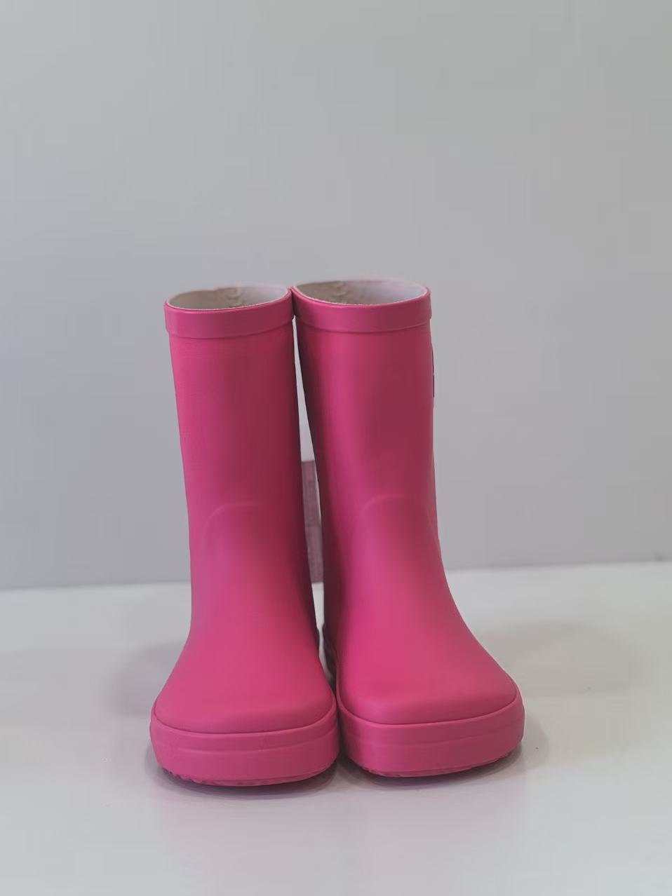 Boots latecs lliwgar i blant